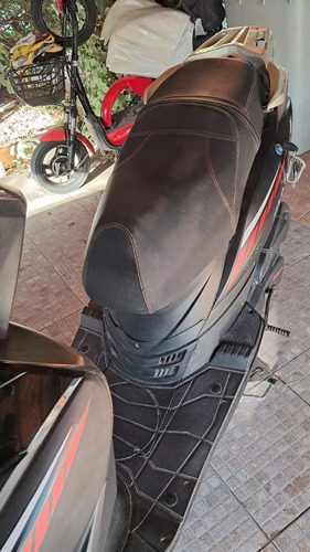 Moto Automática Matrix 2021, Poco Uso