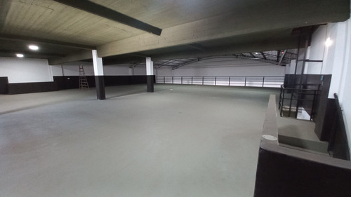 Imagen 5 de 30 de Venta Galpon Deposito San Martin Financia. El Precio Es Insuperable Para El Mercado. Inmobiliaria Seguridad Y Profesionalidad.