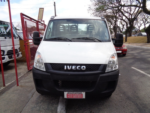 Imagem 2 de 13 de Iveco Daily 35s14 Carroceria Ar Condicionado