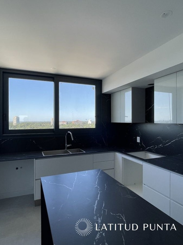 Imagen 7 de 24 de Piso Alto En Venetian, 4 Suites
