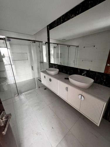Apartamento En La Avenida Anacaona