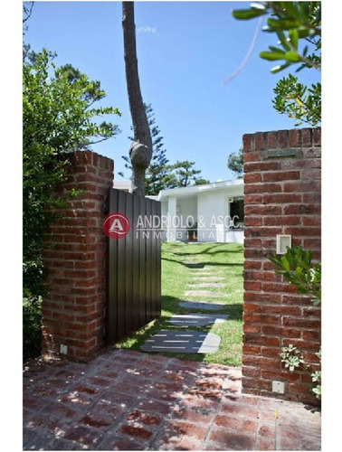 Excelente Propiedad A 100 Metros Del Mar - Ref: 5694