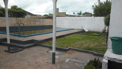 Venta Casa 3 Amb. 2 Dorm. 1 Baño Y Local - Lobos