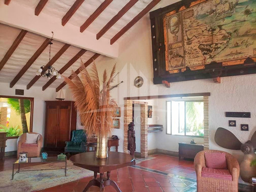 Imagen 10 de 19 de Yohandys Vende Hotel En Chichiriviche Estado Falcon