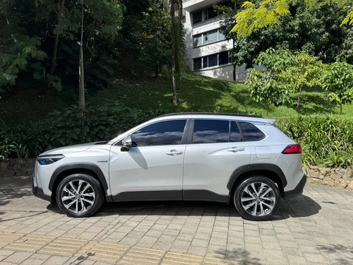 Toyota Corolla Cross 2022 Seg 1.8cc Hibrido At 15.000kms