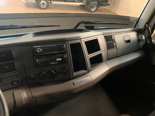 Imagem 8 de 13 de Volkswagen 13.190 Constellation Baú 2020