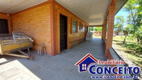Imagem 17 de 28 de C440 - Excelente Residência Com 2 Terrenos No Balneário Marisul