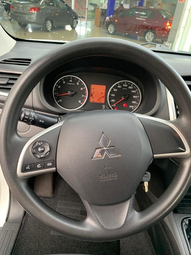 Imagen 2 de 14 de Mitsubishi L200 2018 2.4 Cabina Doble 4x2 Mt