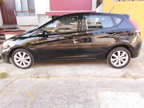 Hiunday Hatchback Accent Automática