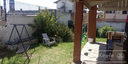 Casa - Quilmes 4 Ambientes  Jardín Y Garage En La Barranca. Venta Directa Zona Residencial