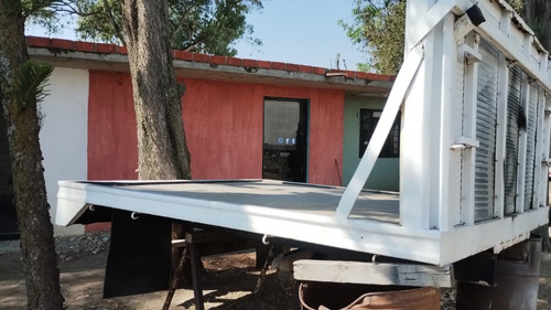 Plataforma Desmontada De Una Chevrolet 3 1/2