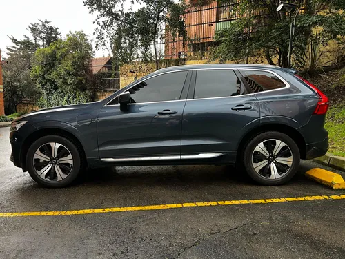 Volvo XC60 2.0 T8 Plus