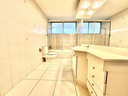 Casa En Venta En Vitacura / Jacques Cazotte