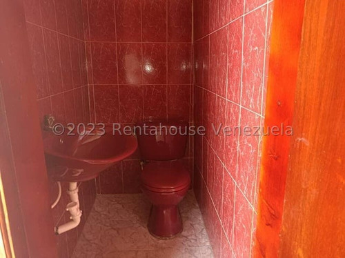 . Jv Vende Haz Realidad Tu Sueño: Casa Quinta Espaciosa Y Luminosa En Zona Cotizada, Ideal Para Disfrutar De La Tranquilidad Y La Cercanía A La Ciudad. 25-8374