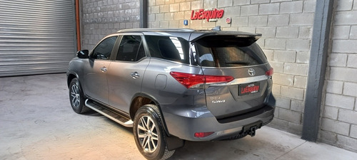 Imagen 5 de 15 de Toyota Sw4 2018 2.8 Srx 177cv 4x4 7as At