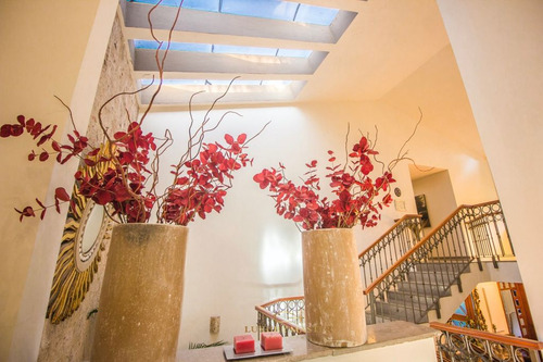 Casa En Venta En Valle Real Frente A Parque