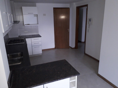 Imagen 11 de 24 de Ug-impecable Piso 4 Ambientes Con Vista Panorámica. A Estrenar