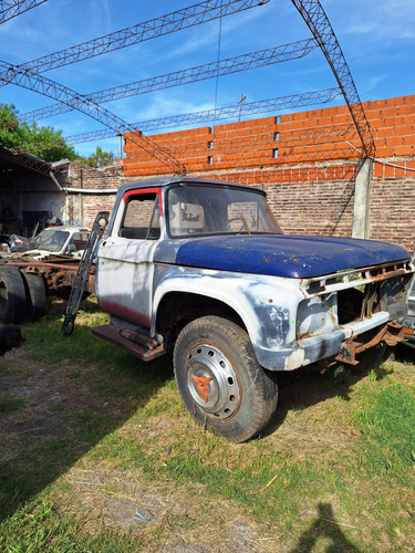 Ford 600  67