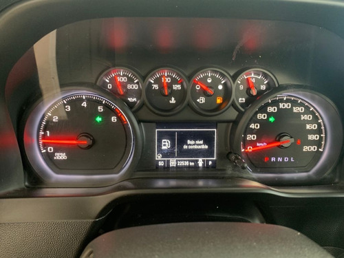 Imagen 10 de 11 de Chevrolet Silverado 4*4 2020