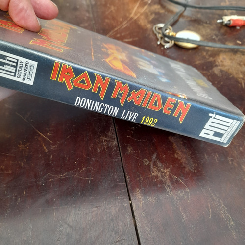 Imagem 7 de 7 de Fita Vhs Iron Maiden Donington Live 1992 Sem Mofo Original