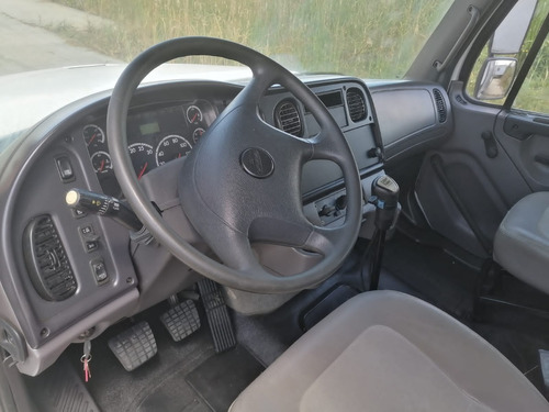 Imagen 5 de 8 de Freightliner Trompo