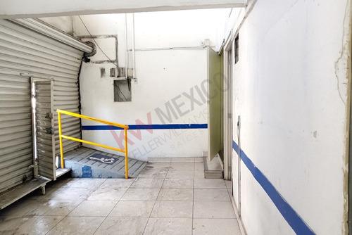 Edificio Con Local En Esquina Sobre Avenida Principal: Calz. Ignacio Zaragoza