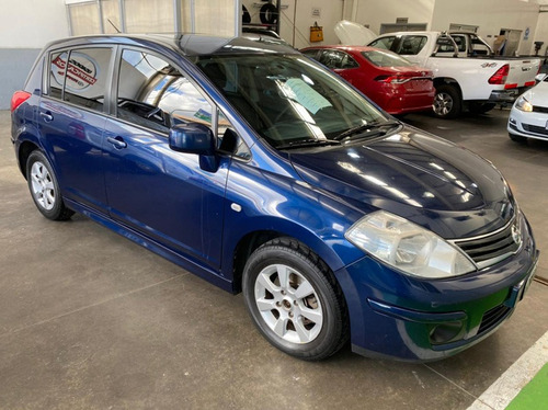 Ginza. Nissan Tiida 1.8 Visia 5p 2010