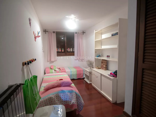 Casa De Gran Tamaño En Venta En Zona Del Golf, Punta Del Este.