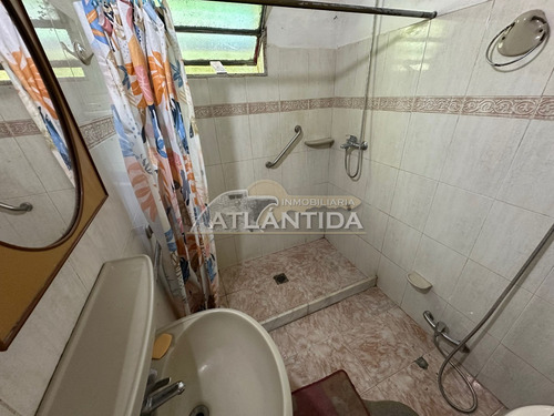 Venta De 3 Propiedades, En Un Terreno Esquina, Excelente Punto De Villa Argentina Norte, Sobre Av 18. Inm Atlántida.