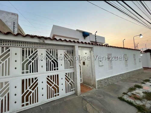 Andrés Bello En Maracay, Casa En Alquiler 24-20816 Cm