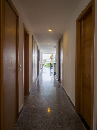 Magnifico Departamento Con Vista A La Playa En Venta En Acapulco En Copropiedad