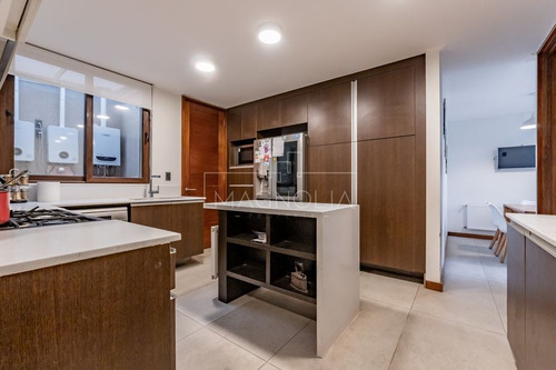 Casa En Venta De 4 Dorm. En Lo Barnechea