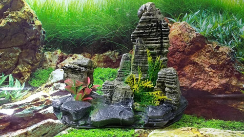 Imagem 1 de 5 de Enfeite Aquário Pedra Rochedo Com Plantas 22,5cm