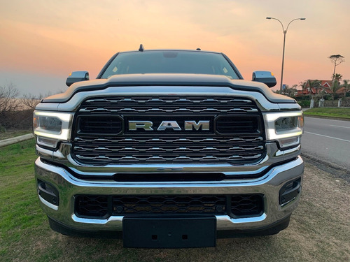 Ram 2500 Laramie 6.4 L 4x4