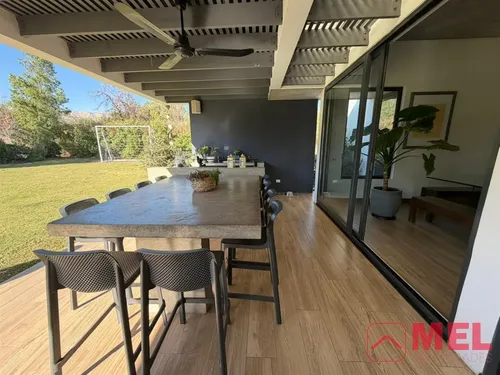 Casa En Arriendo De 4 Dorm. Mas Servicio Chicureo Colina