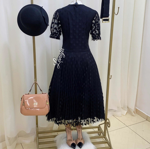 Imagem 9 de 10 de Vestido Midi Plissado Preto Com Cinto