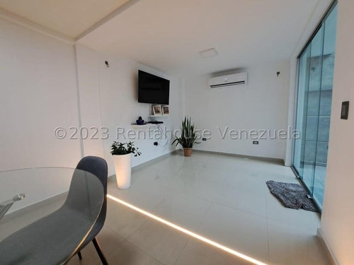 Juan Carlos González. Renta House Carabobo Vende Townhouse Res. Villa Jardín San Diego Mls #24-565 Rah/jcg.