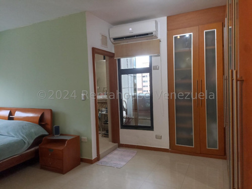 Vendo Apartamento En Urbanización La Soledad (residencias Yalimar), Código 25-2920 Cm