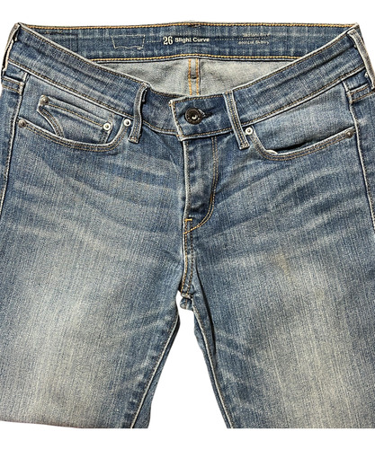 Jean Levis 26 Mujer