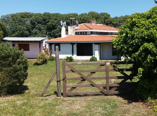 Imagen 2 de 15 de Dos Casas Con Gran Predio.