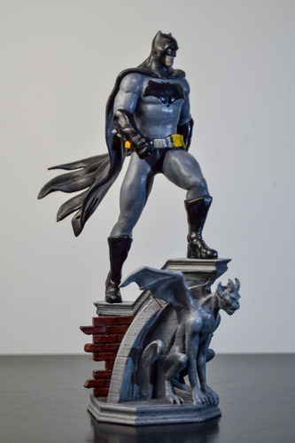 Batman Super Heroe 3d 21,5 Cms Con Base Gargola Pint. A Mano | Envío gratis