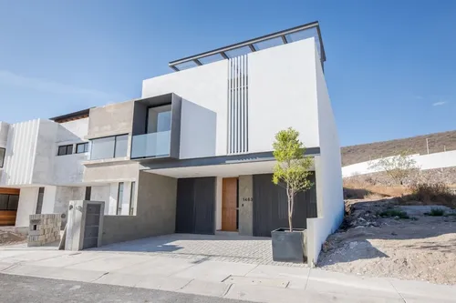 Hermosa Casa En Venta/renta En Nuevo Refugio, Con Un Diseño Exclusivo!