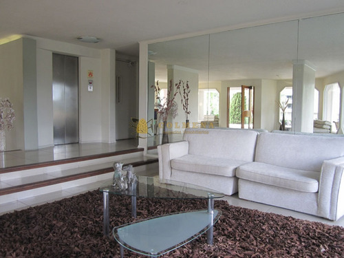 Apartamento En Muy Buena Ubicacion, De 2 Dor, 2 Baños Con Balcon Con Parrillero Con Linda Vista. Consulte!!!!!!!!- Ref: 1991