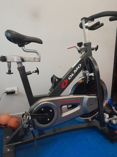 Bicicleta Fija Olmo Fit73 (18kg) Para Spinning