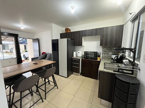 Vendo Casa En San Pablo Heredia En Condominio La Valencia, Excelente Ubicación, Tiene Patio, Es Muy Iluminada Y Ventilada