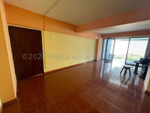 Imagen 11 de 30 de Apartamento En Venta Este Barquisimeto, Cerca De Avenida Abogados, Amplio Patio, Info. 0424-5325471, Codigo 22-22704 Mf