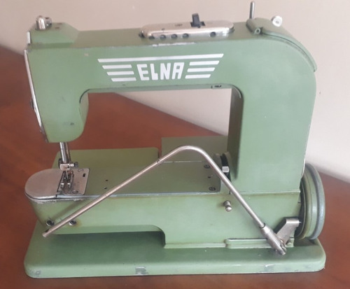 Máquina De Coser Vintage, Marca Elna, Fabricada N Suiza 1940