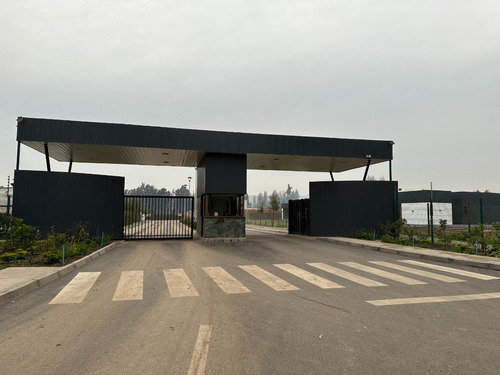 Condominio, Guardias 24/7 En Chicureo, A Pasos De Colegios