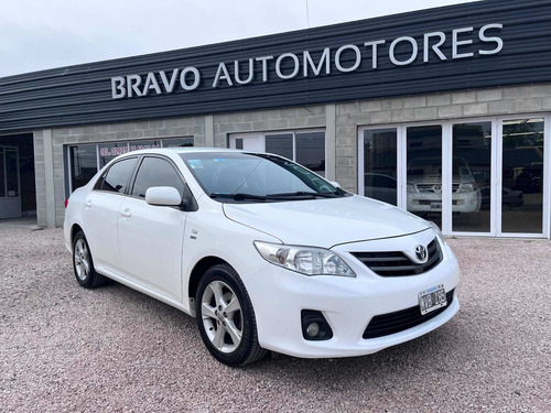 Imagen 2 de 9 de Toyota Corolla 2013 1.8 Xei Mt 136cv