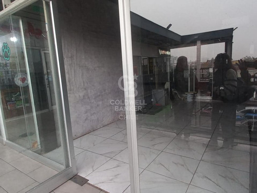 Local Comercial Con Gran Ubicación Y Flujo De Clientes
